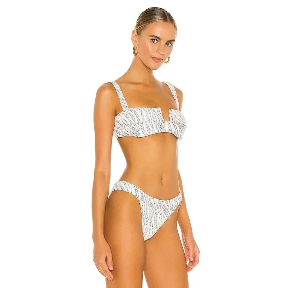 DEVON WINDSOR devon windsor